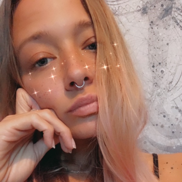 Meet your Posher, Brittany - Picture 1 of 1